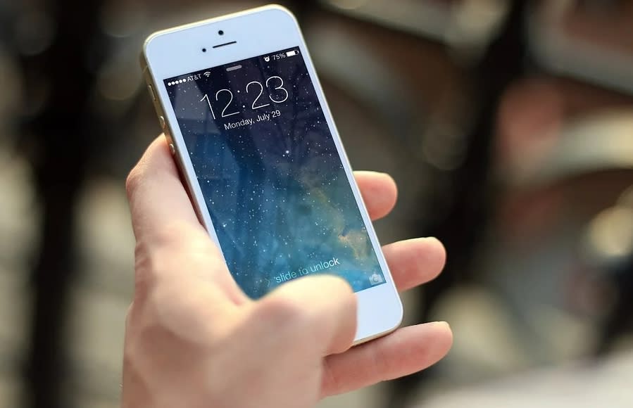 一名17歲少年為了買到iPhone4s，不惜到黑市賣腎臟。（示意圖／Pixabay）