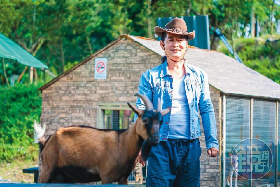 牧場主人楊格喜歡動物，也有豐富的豢養經驗。