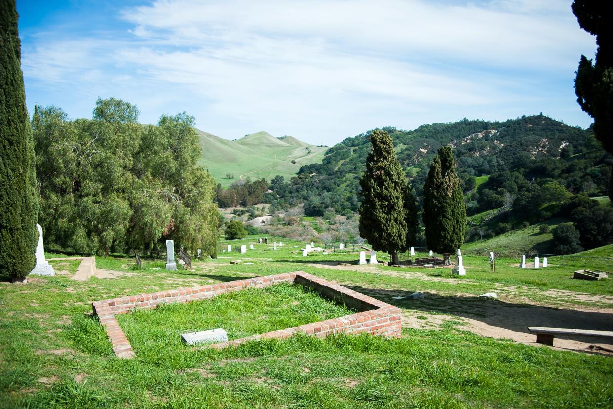 Rose Hill Cemetery, California