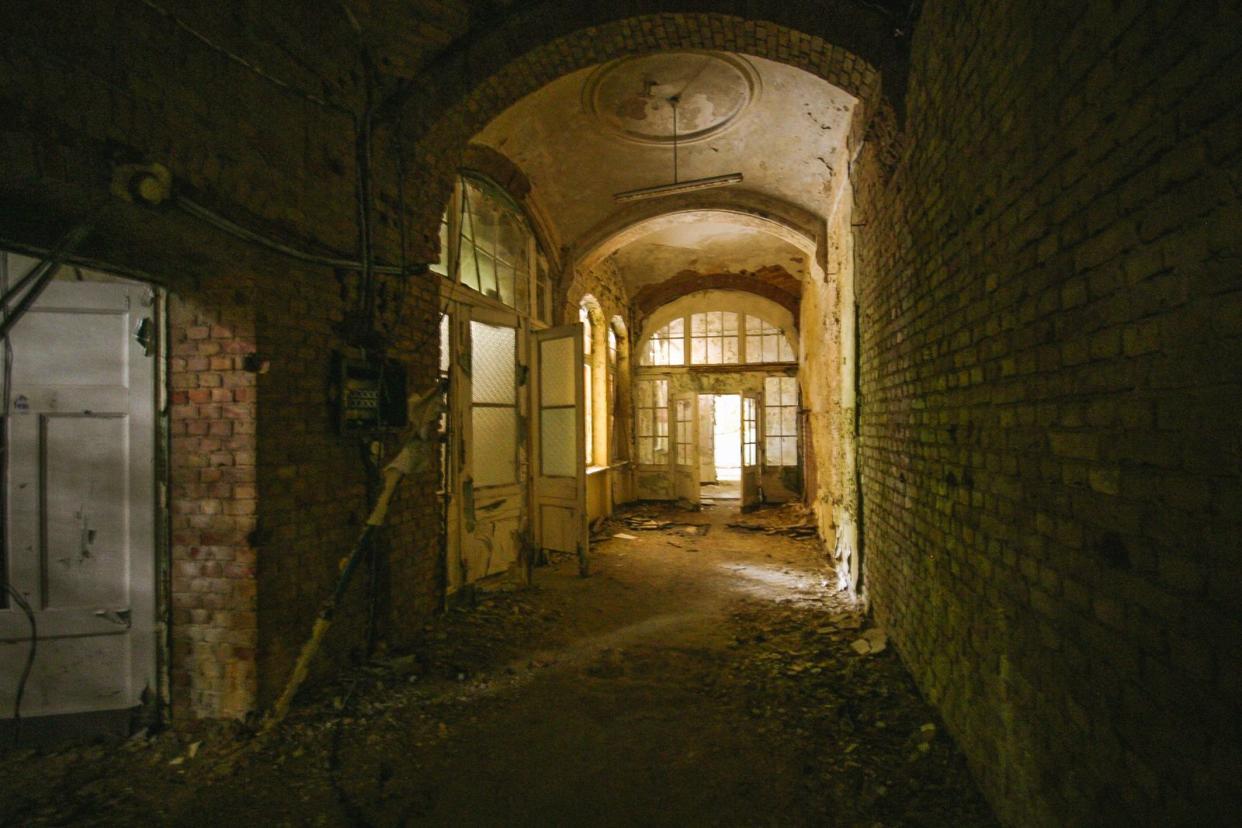 Im Gruselambiente der Beelitz-Heilstätten kamen bereits drei Menschen zu Tode. (Bild: photophilipp)