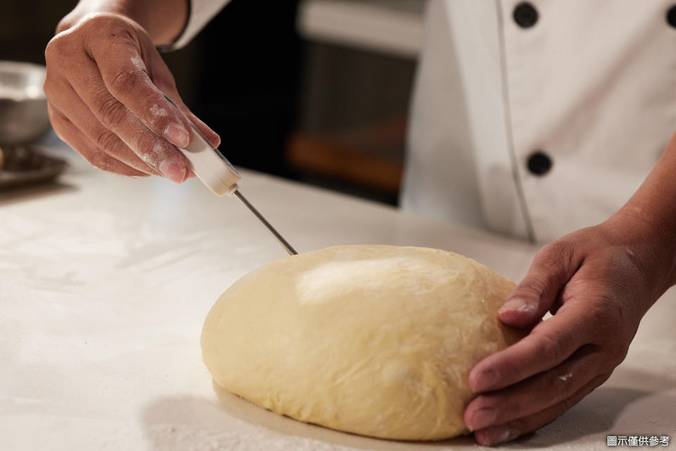 統一麵包特地為湯種打造湯種室，聘請專人專職維持麵糰溫度、濕度的管控。