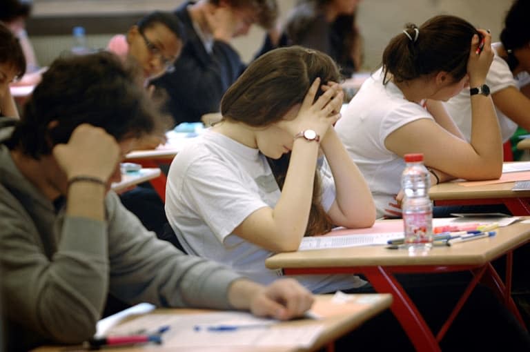 Les premières épreuves de spécialité du nouveau baccalauréat sont annulées au profit du contrôle continu en raison de la crise sanitaire - MARTIN BUREAU © 2019 AFP