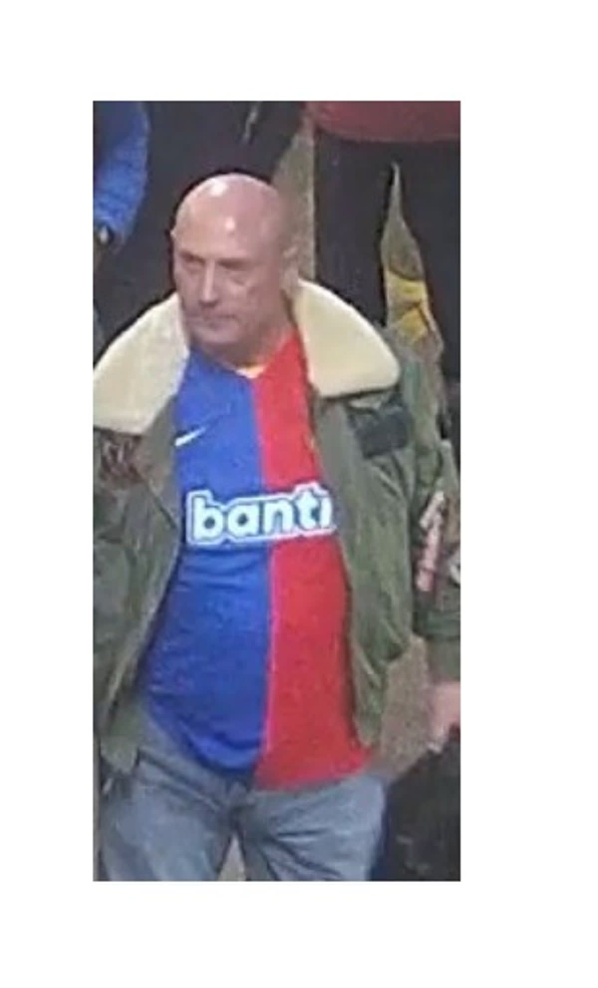 Officers believe this man could help their investigation (British Transport Police)