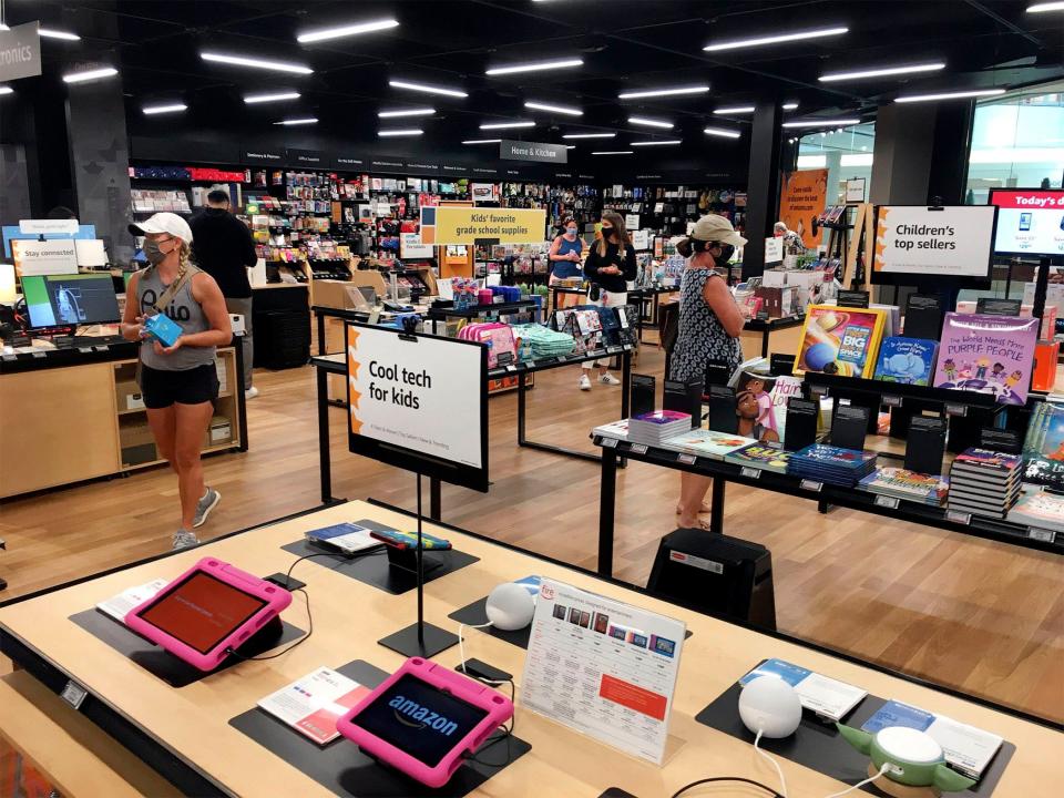 The first Amazon 4-star store in Florida opened  in The Gardens Mall in 2020 in Palm Beach Gardens. There is no date announced for the Providence store's opening.