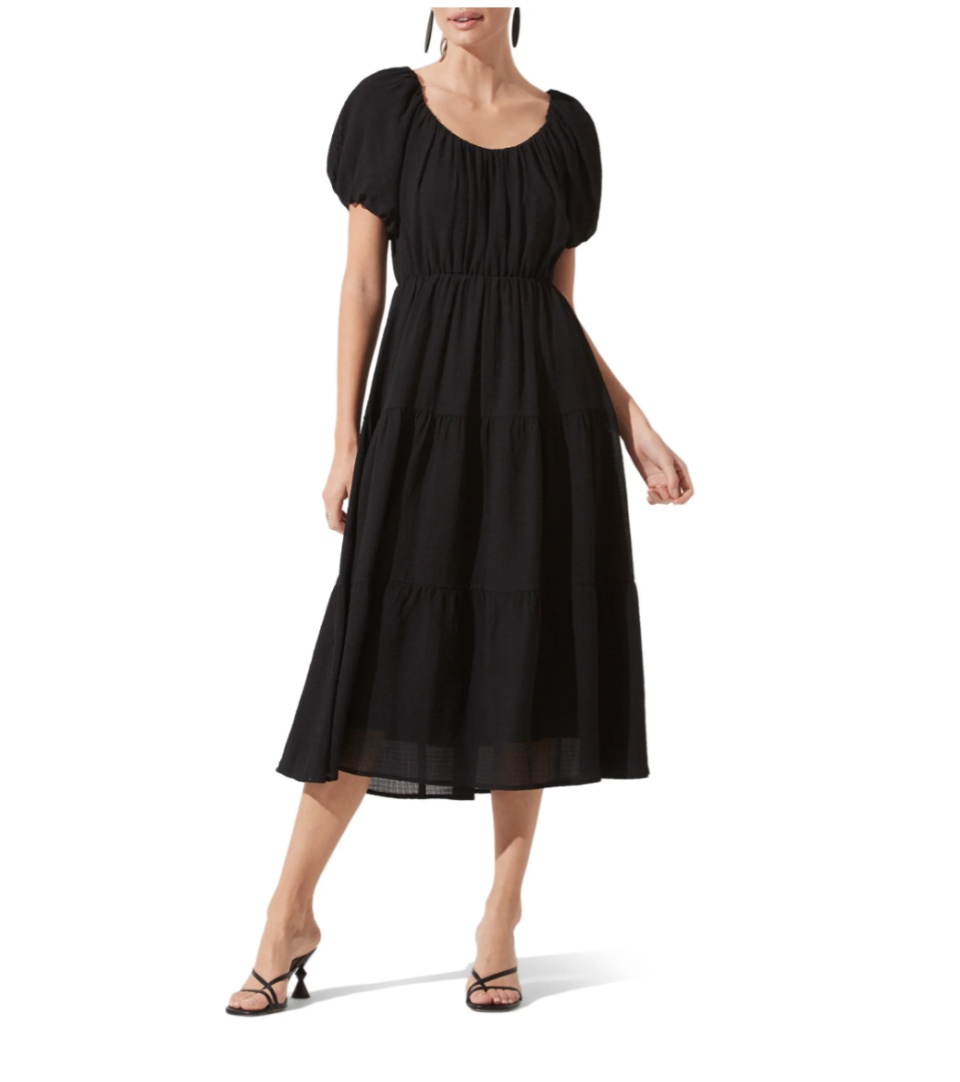 ASTR the Label Tiered Short Sleeve Dress in Black