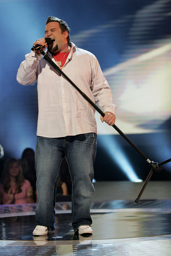 Sundance Head performs in front of the judges on the 6th season of American Idol.