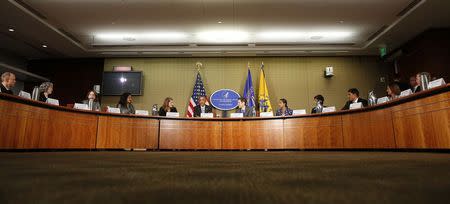 U.S. President Barack Obama participates in a briefing, on efforts to control the Ebola virus, at the Centers for Disease Control and Prevention in Atlanta, Georgia, September 16, 2014. REUTERS/Larry Downing