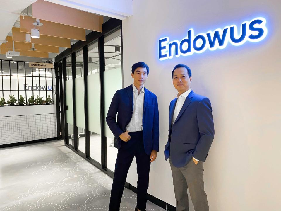 Endowus chief executive officer Gregory Van (left) and chief investment officer Samuel Rhee. (PHOTO: Endowus) 
