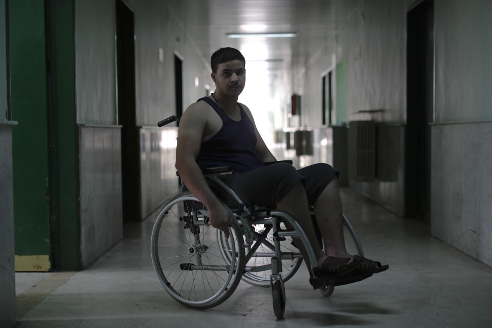 Wounded Syrian soldiers learn to live with disabilities