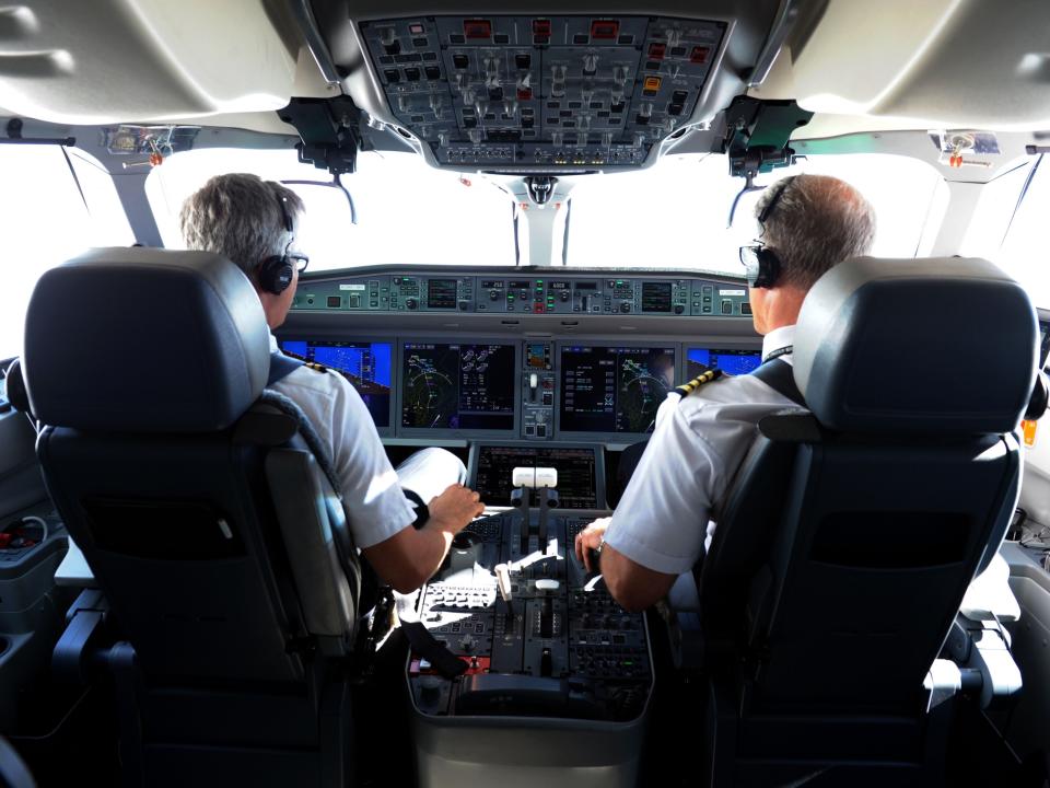 Bombardier CSeries/Airbus A220 cockpit