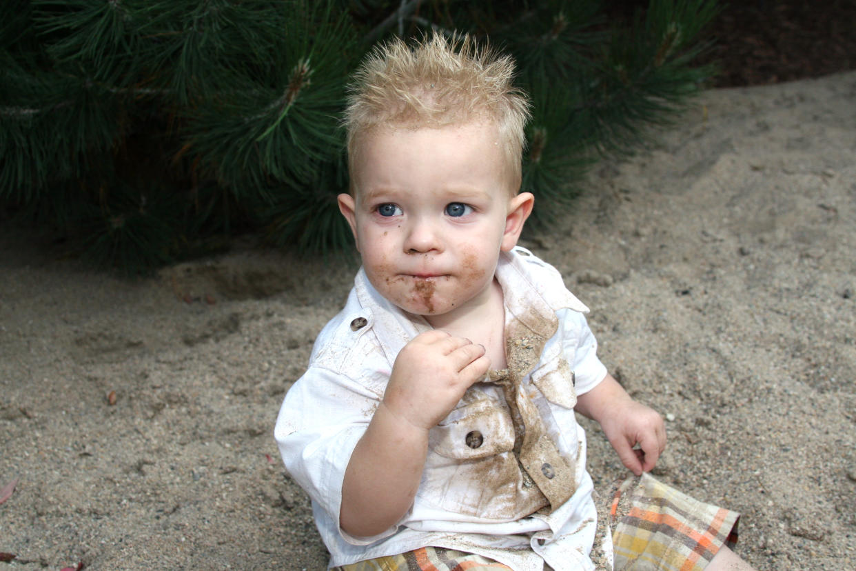 A mum has come up with a genius hack to make 'edible sand' for kids who can't stop eating it. (Getty Images)