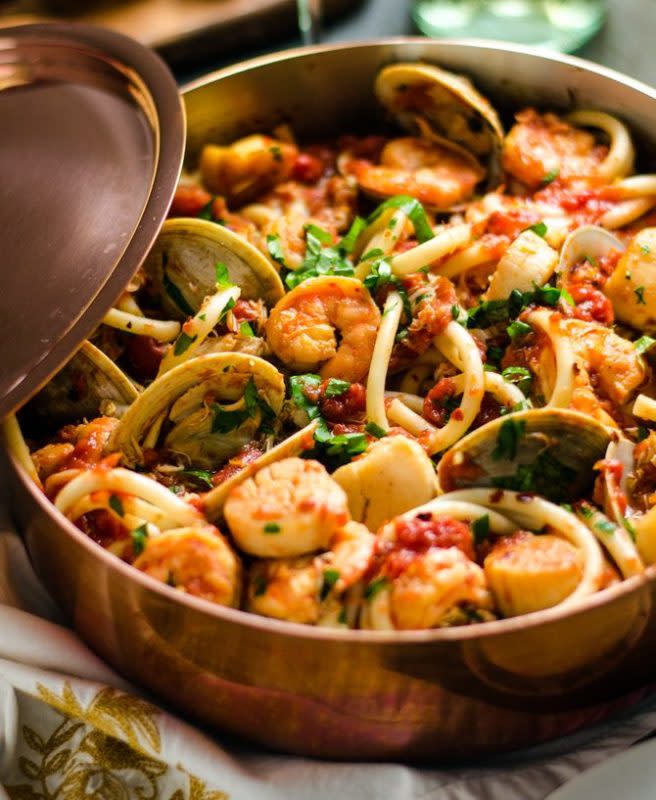 28 Classic Dishes for a True Feast of the Seven Fishes on Christmas Eve