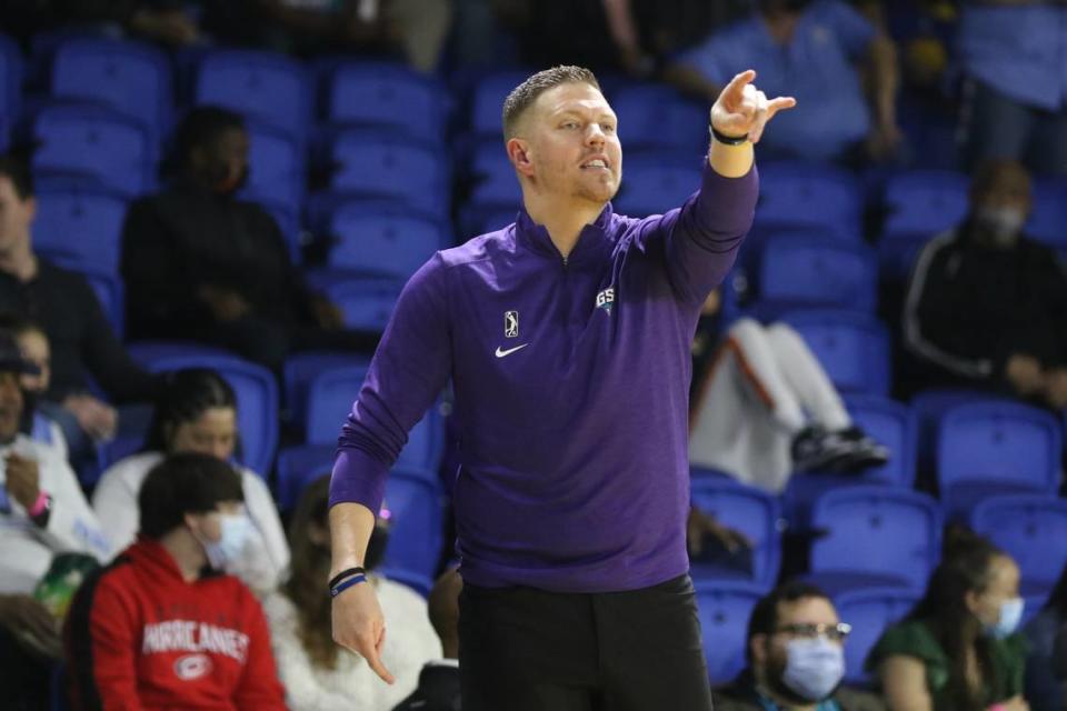 Jordan Surenkamp, head coach of the Greensboro Swarm, points to his players during the game against Wisconsin Herd on February 4, 2022 at Greensboro Coliseum in Greensboro, North Carolina. (Photo by Brock Williams-Smith/NBAE via Getty Images)