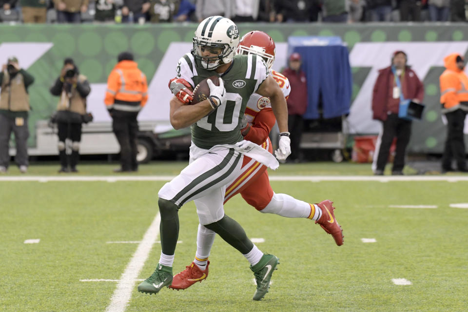 Jermaine Kearse has produced back-to-back 100-yard performances, yet he’s still widely available. (AP Photo/Bill Kostroun)