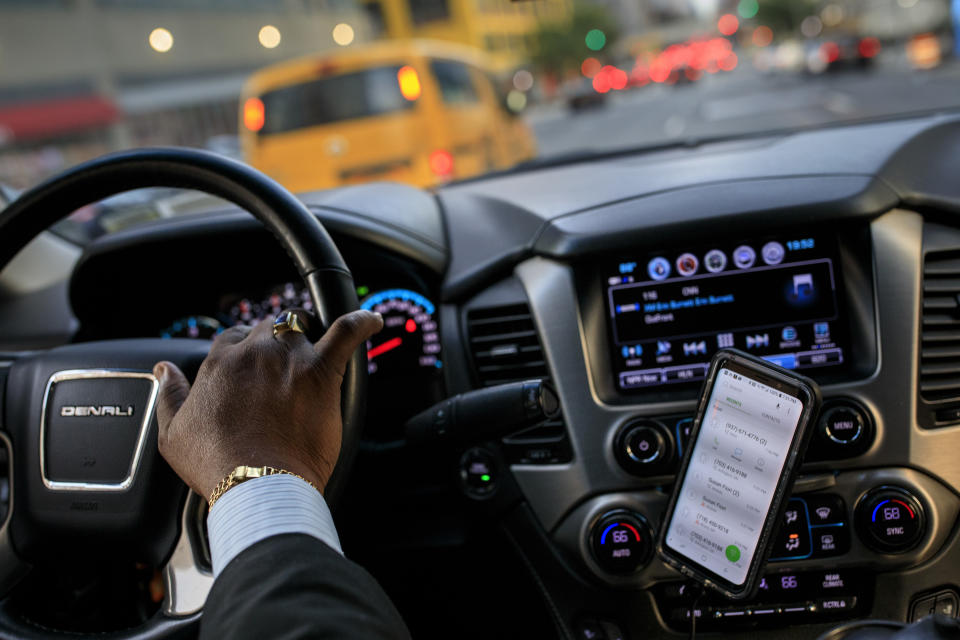 After dropping off passengers at a Broadway play, Johan Nijman, a for-hire driver who runs his own service and also drives for Uber on the side, drives through the West Side of Manhattan on Wednesday evening, August 8, 2018 in New York City. (Photo: Drew Angerer/Getty Images)