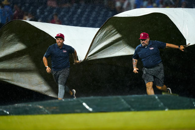 Realmuto, Wheeler lead Phils past Marlins 4-1 for 6th in row - The