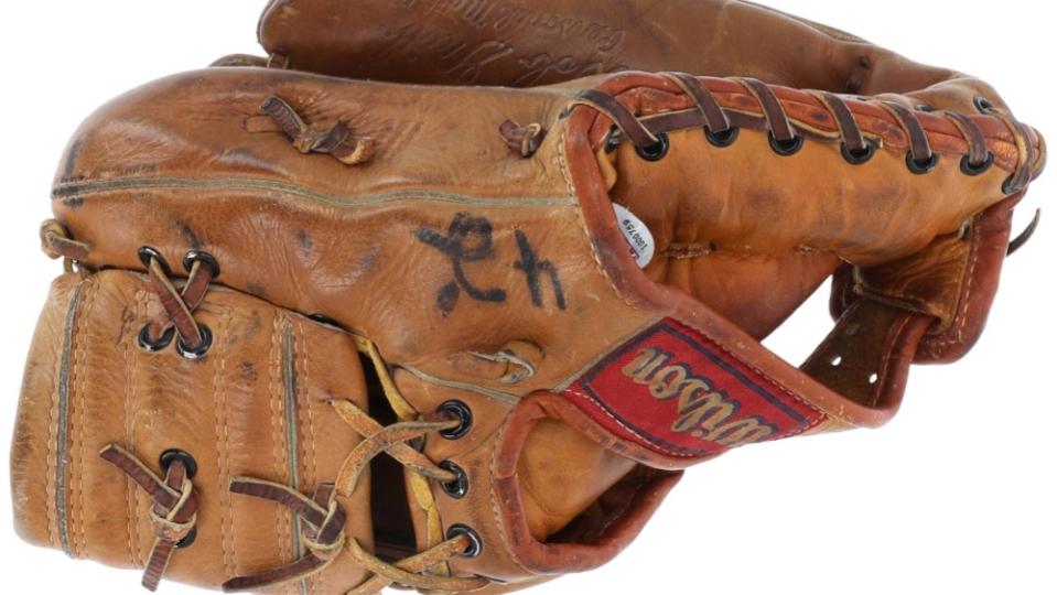 This Wilson has the same “42” marking as other Robinson gloves.