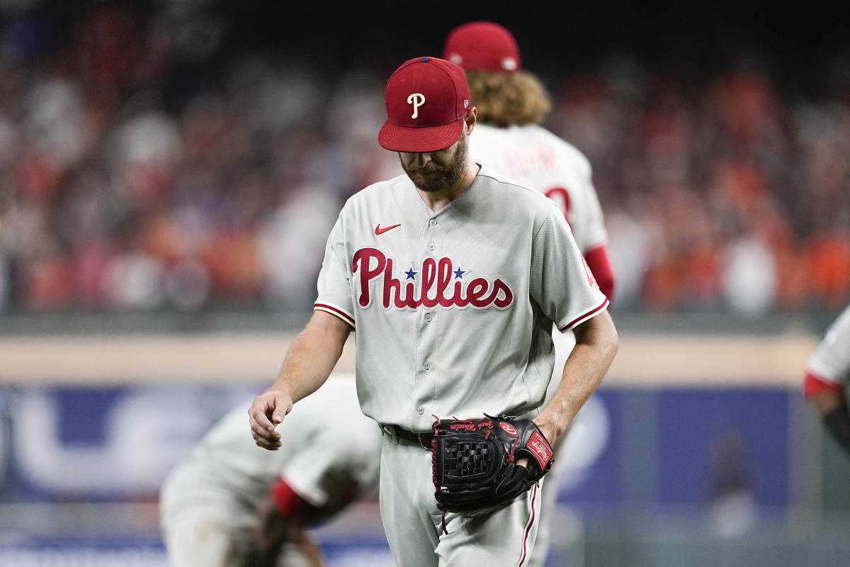 Phillies split first two games of World Series - Loquitur