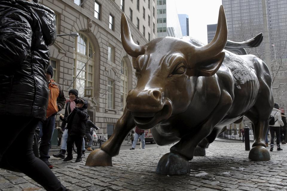 A bronze "Charging Bull" statue is seen in New York's financial district March 4, 2016. REUTERS/Brendan McDermid EDITORIAL USE ONLY. NO RESALES. NO ARCHIVE