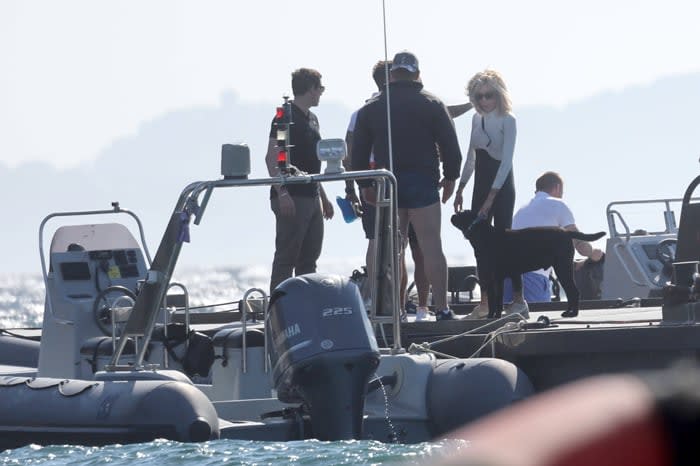 Brigitte Macron, de vacaciones en la Costa Azul junto a su perro Nemo