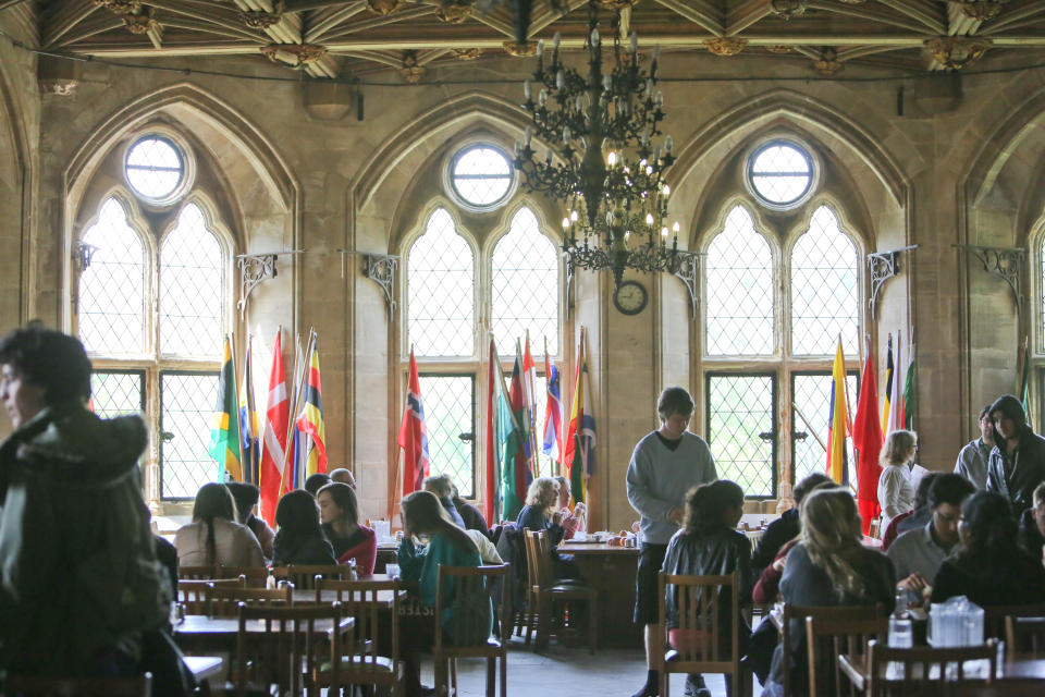 The dining hall of the castle is not a common school lunch hall. (UWC)