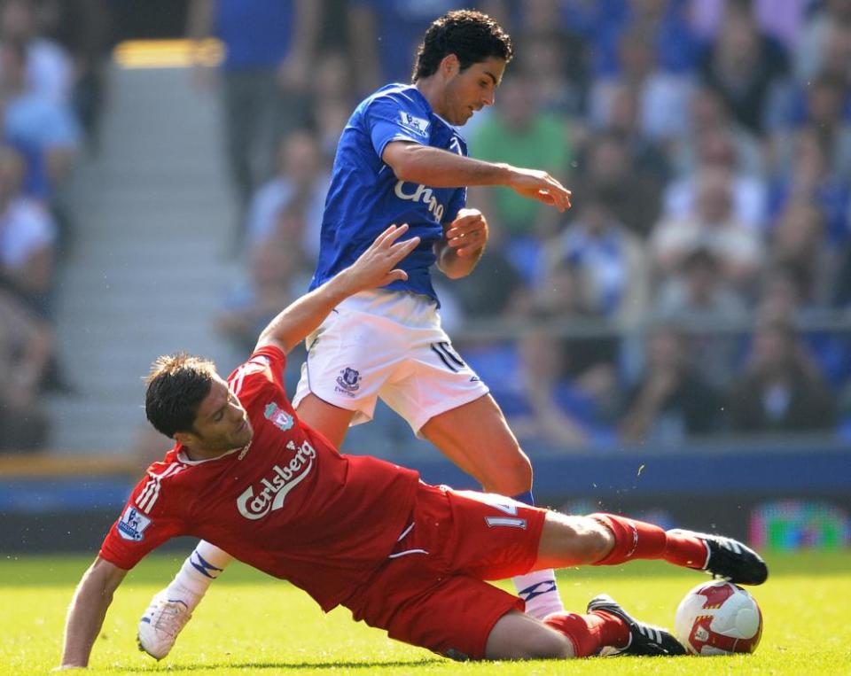 Mikel Arteta tussles with another Antiguoko old boy, Xabi Alonso, during a Merseyside derby in 2008.