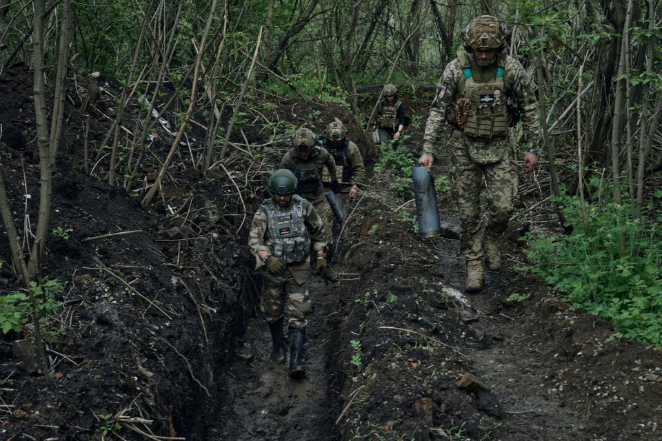 Russian soldiers progress in Bakhmut (AP)