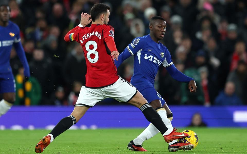 Moises Caicedo in action against Man Utd