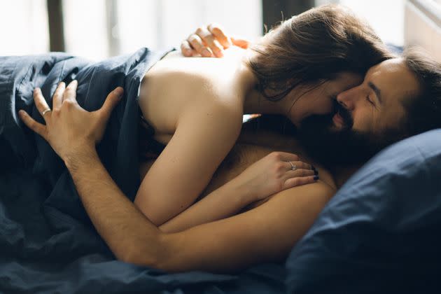 Satisfied couples embrace the quickie. (Photo: Sophie Garaeva / EyeEm via Getty Images)