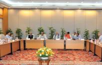 Indian Prime Minister Narendra Modi (centre) chairs a meeting in New Delhi after the quake