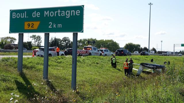 No serious injuries after small plane crash-lands next to Montreal