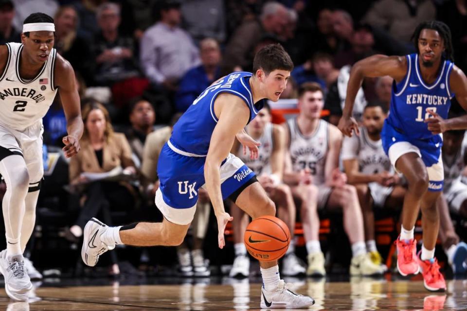 Kentucky freshman guard Reed Sheppard (15) leads the Wildcats in assists (92) and steals (53). Silas Walker/swalker@herald-leader.com