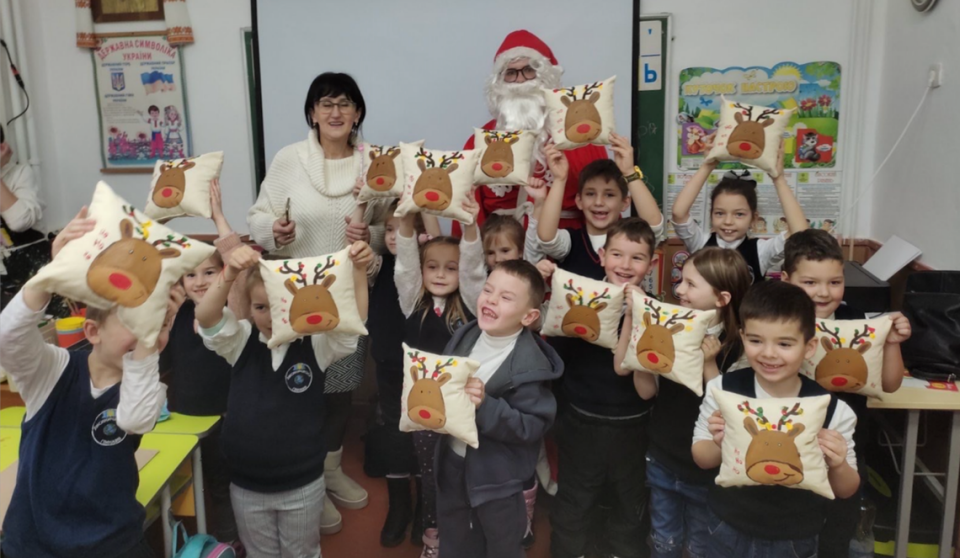 A first grade class in Ukraine made reindeer pillows for soldiers at the front of the war effort.