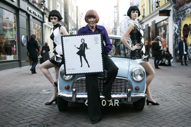 Fashion designer Mary Quant, centre