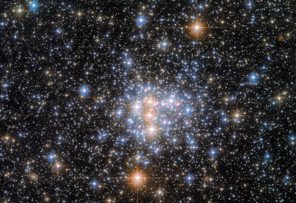  Hubble Space Telescope image of the open cluster NGC 376, which is located in the Small Magellanic Cloud (SMC). 