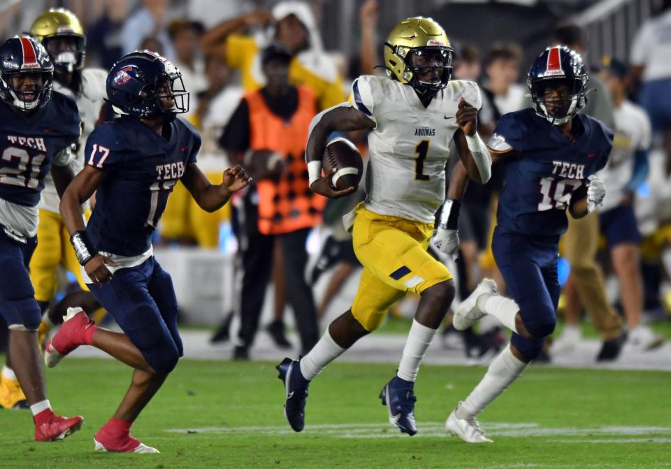 Zion Turner of St. Thomas breaks free for a big gain during second half of the Class 7A state championship game against Tampa Bay Tech at DRV PNK Stadium, Fort Lauderdale, FL  Dec. 17, 2021. 