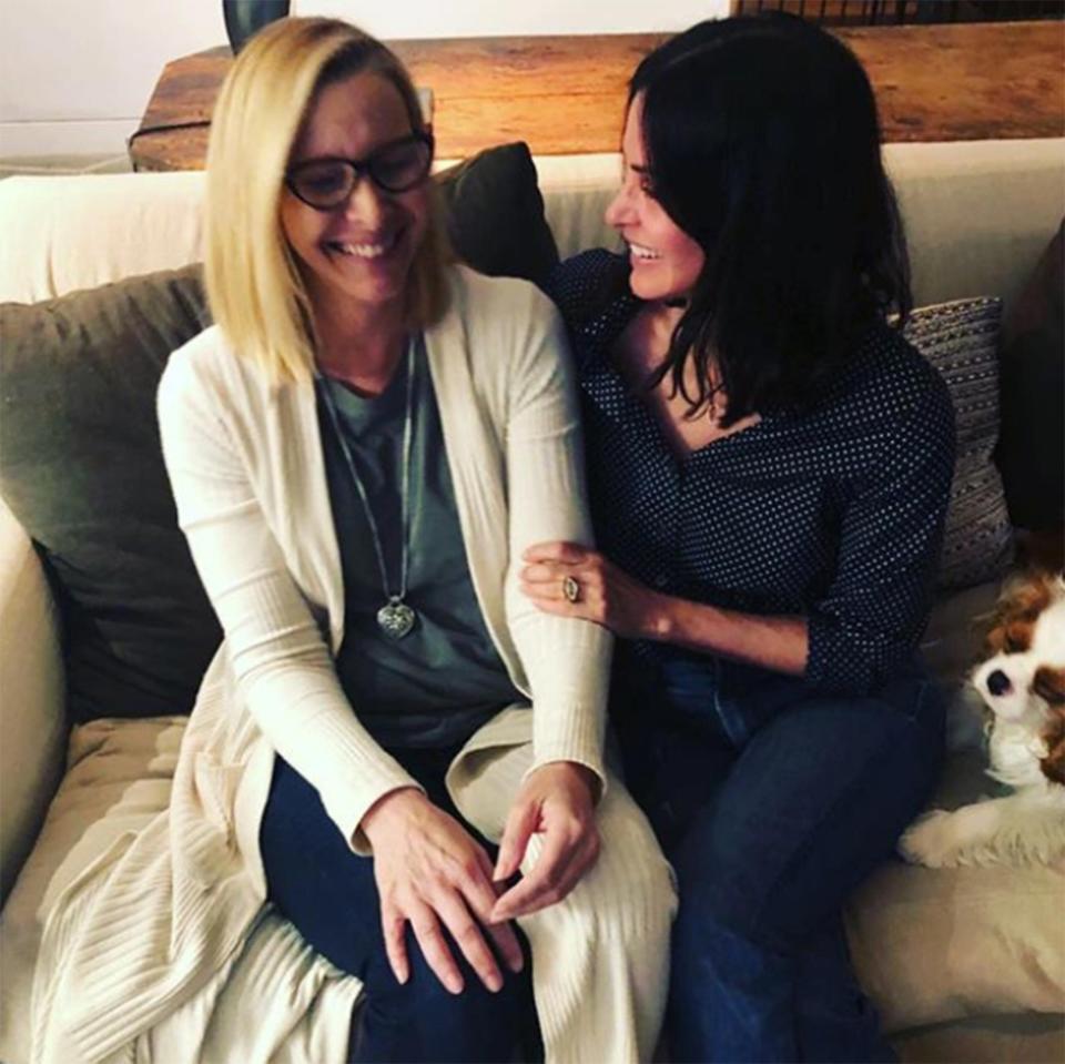 Courteney Cox gave a sweet shoutout to Lisa Kudrow via her Insta after a Saturday night hangout.