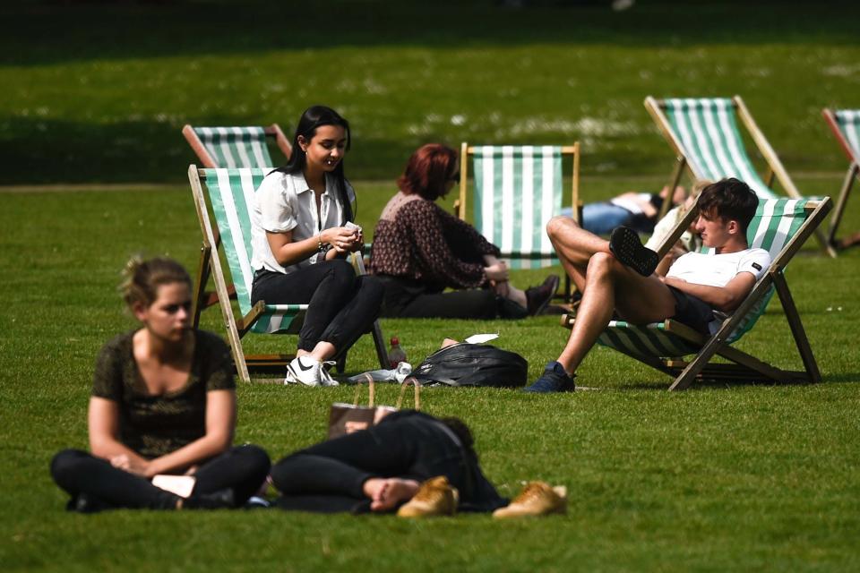 UK weather latest: Temperatures hit almost 29C on hottest day of the year so far