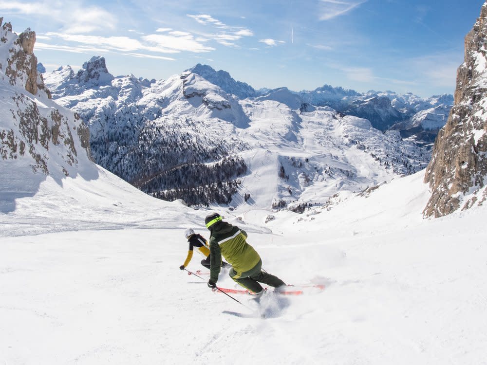 Das Skigebiet Cortina d'Ampezzo lockt mit Schneesicherheit und großartigen Ausblicken. (Bild: Harald Wisthaler/wisthaler.com/Dolomiti Superski)