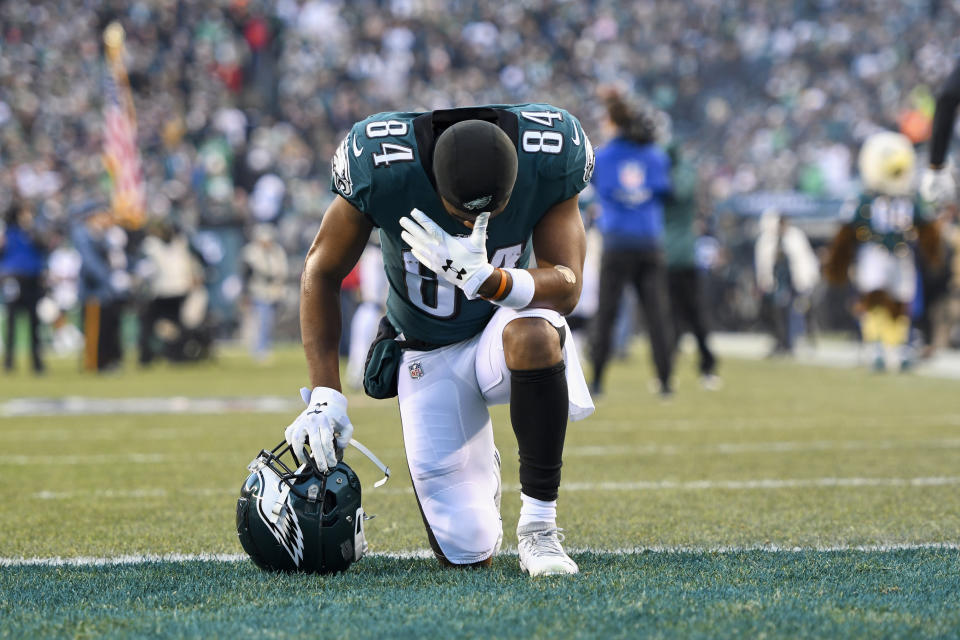 PHILADELPHIA, PA - DECEMBER 22: Philadelphia Eagles Wide Receiver Greg Ward (84) takes a knee during the game between the Dallas Cowboys and the Philadelphia Eagle on December 22, 2019, at Lincoln Financial Filed in Philadelphia, PA. (Photo by Andy Lewis/Icon Sportswire via Getty Images)