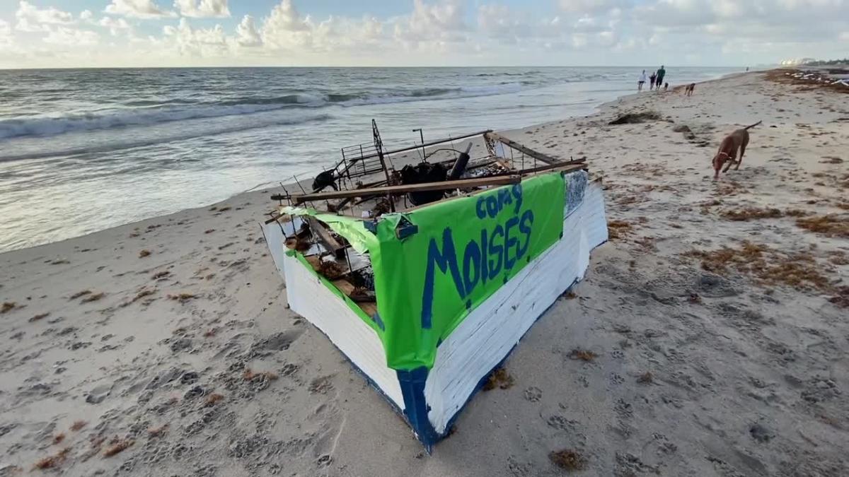 Un bateau de migrants de fortune incendié retrouvé abandonné sur Delray Beach en Floride