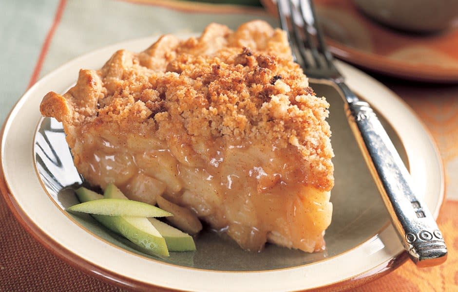 Cinnamon Crumble Apple Pie