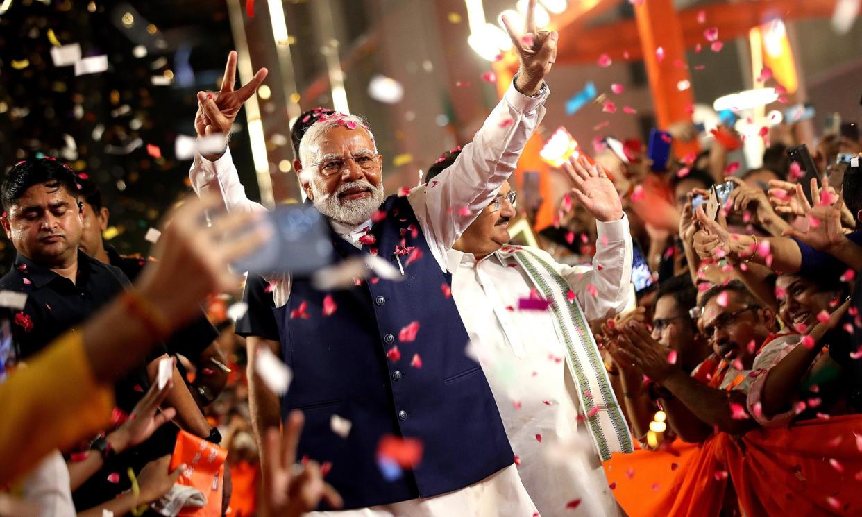 <span>The Indian prime minister, Narendra Modi, arrives at the party headquarters to deliver a victory speech, in New Delhi on 4 June 2024. A predicted target to win 400 parliamentary seats has now been scaled down to about 240.</span><span>Photograph: Harish Tyagi/EPA</span>