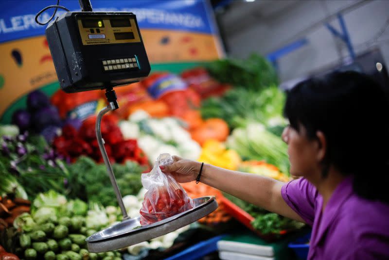 Argentina inflation tops 100% for first time since 1991