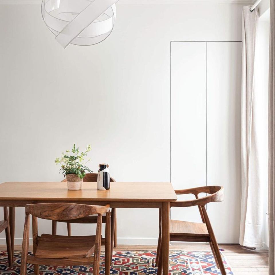 Un décor végétal et simple pour cette table à manger