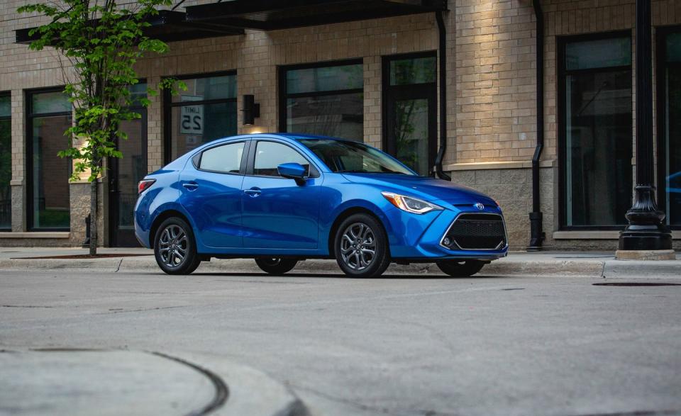 View 2019 Toyota Yaris XLE Photos