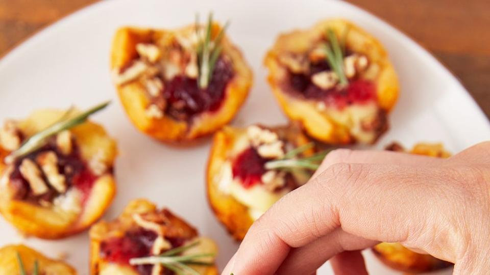 cranberry brie bites