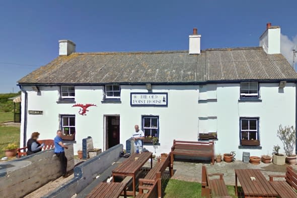 four-tourists-satnav-fail-rescued-sea-searching-for-pub-wales