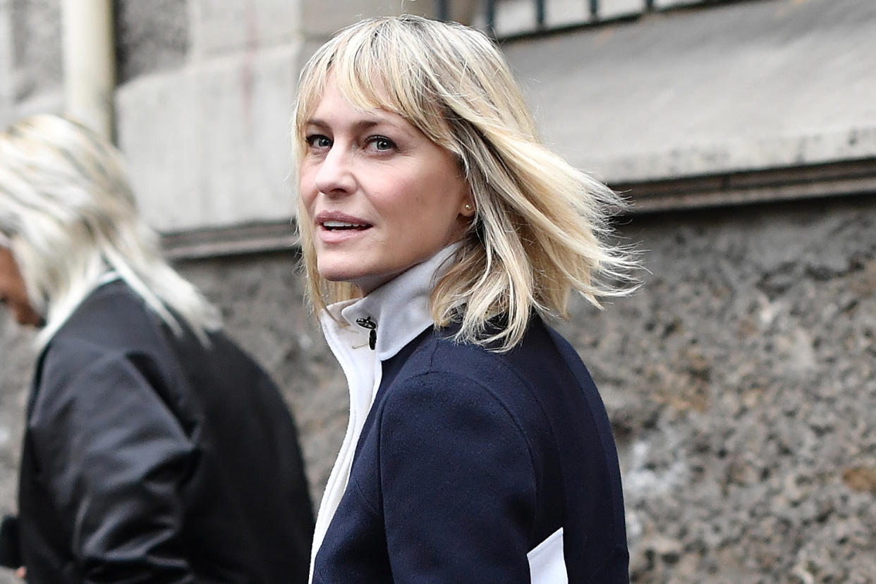 Robin Wright attends the Valentino show as part of Paris Fashion Week spring-summer 2018 on Oct. 1. (Photo: Getty Images)