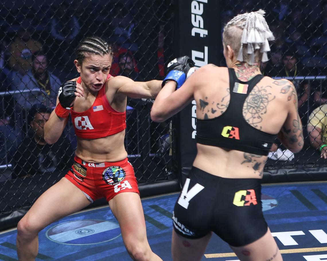 Melissa Cervantes (left), aka AEW Champ Thunder Rosa, fought MMA against Nadine Mandiau in Combate Global in 2019.